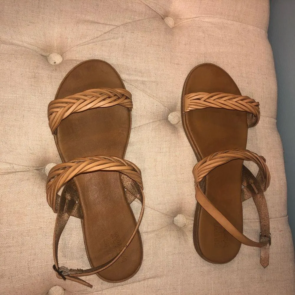Faryl tan braided two strap sandals! Size 9.5! - Image 7