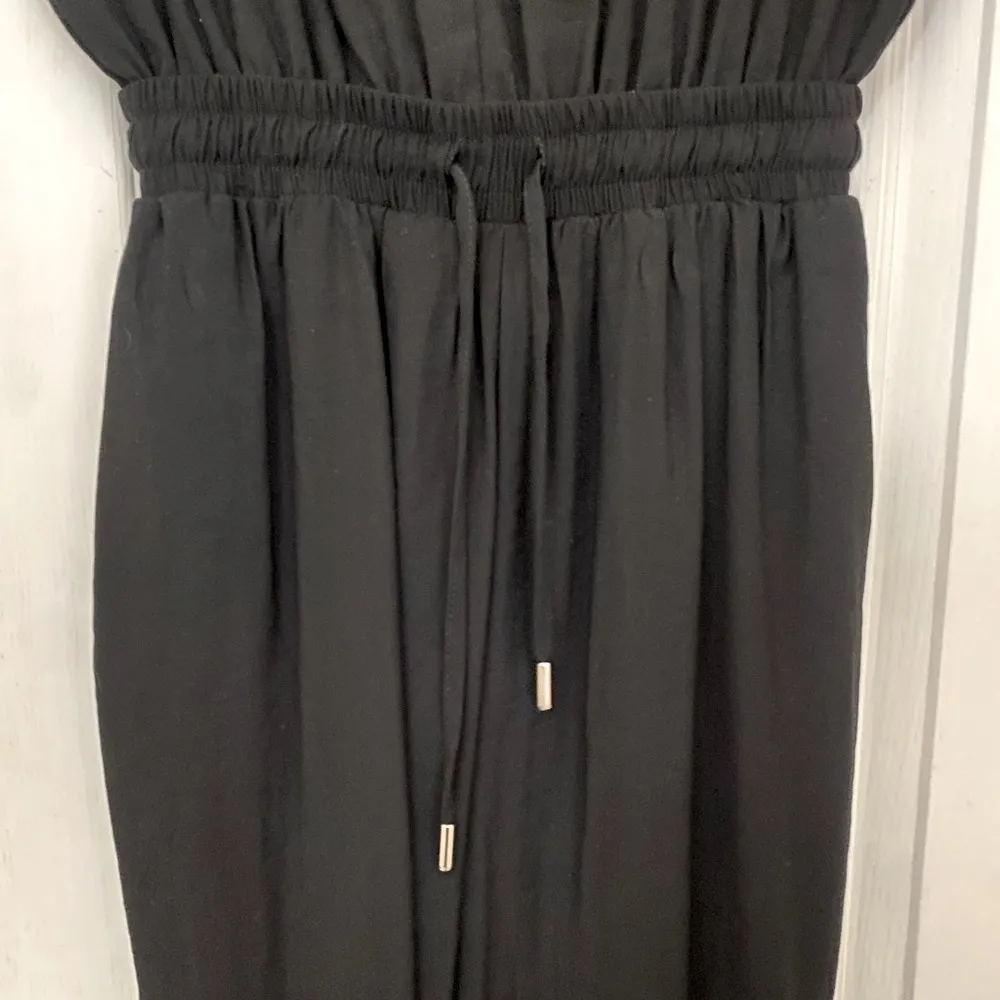 Moll V-Neck Jumpsuit in Black - Image 9