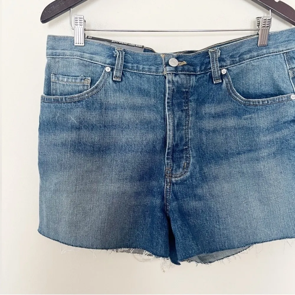 BDG Low Rise Boyfriend Jean Shorts Button Fly Size 30 NEW Blue - Image 3