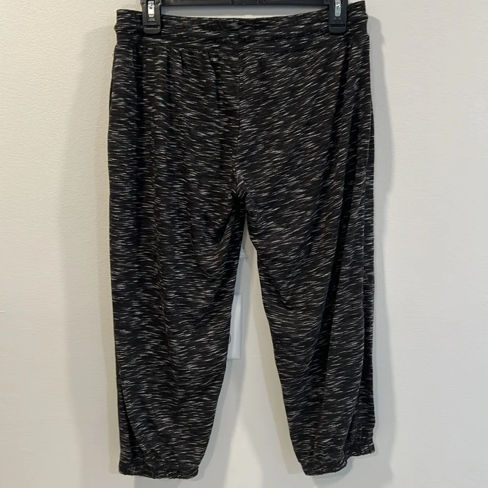 Philadelphia Eagles Lounge Capri Pants Size Small EUC - Image 5