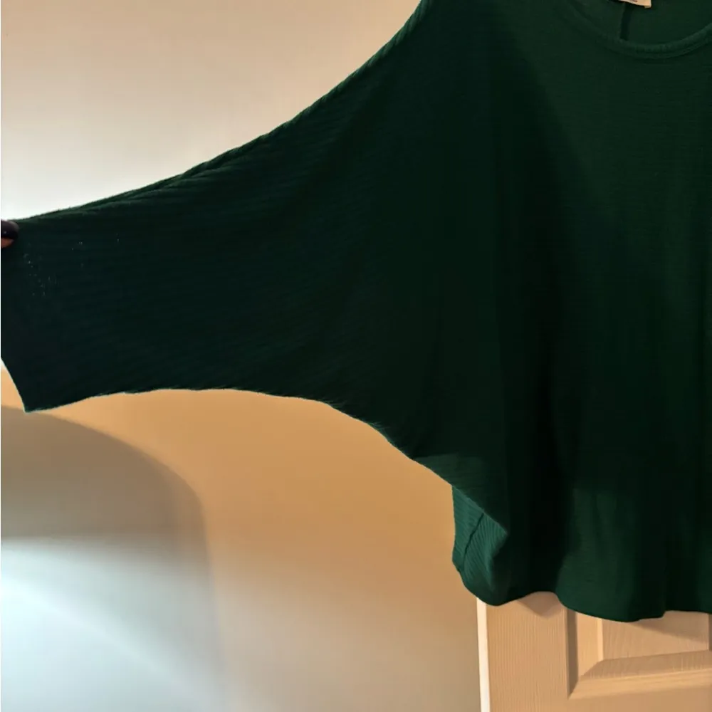 Zenana Great condition  green sweater. Size 2X. - Image 2