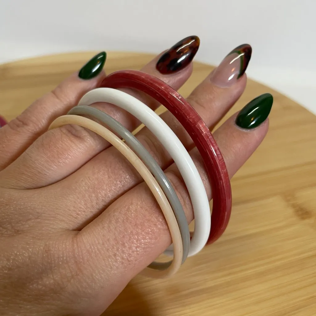 Vintage Lucite Bangle Bracelet Lot Stacking Blue Black White Red Plastic - Image 4