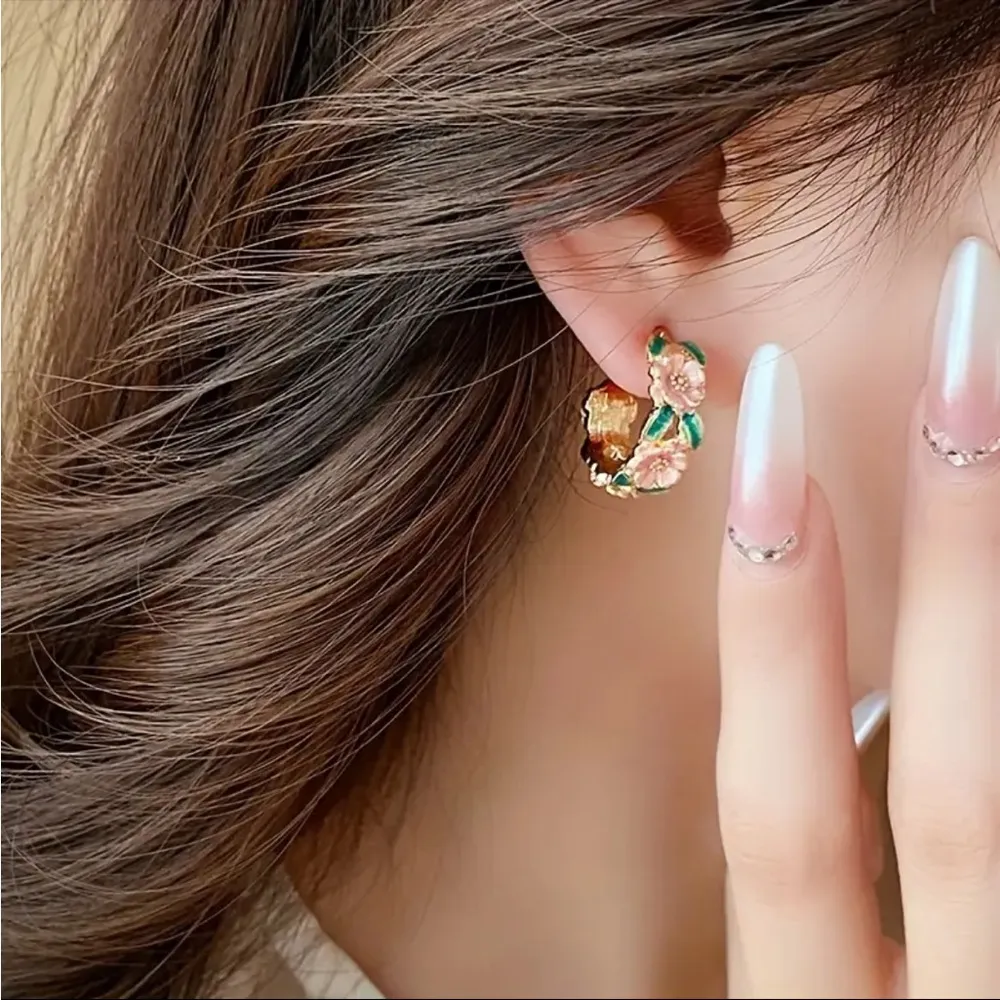 Pink Floral Enamel Gold Mini Hoop Earrings Vintage Style Feminine Jewelry NWT - Image 3