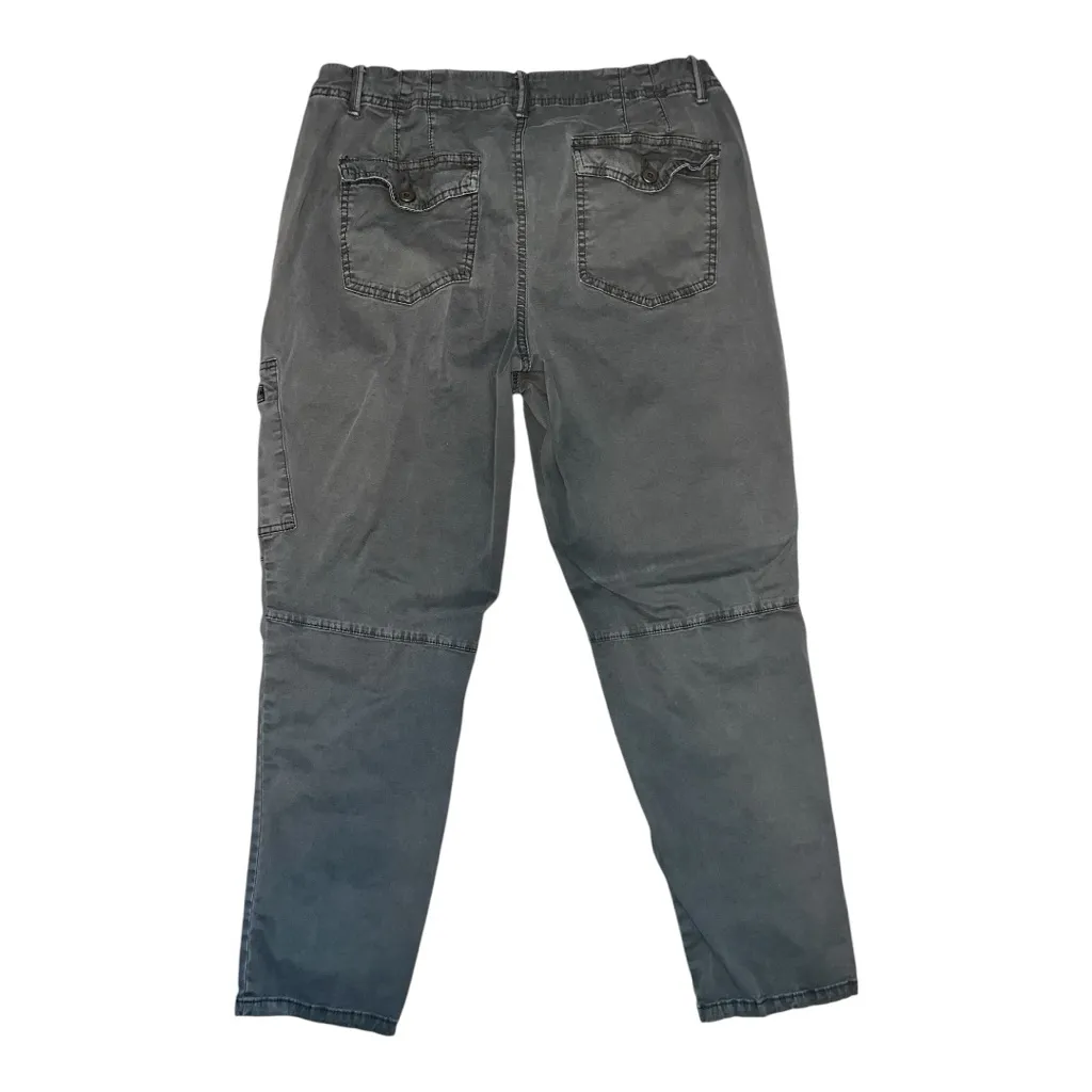 White House Black Market Olive Cargo/Utility Cropped embroidered Pants EUC - Image 3