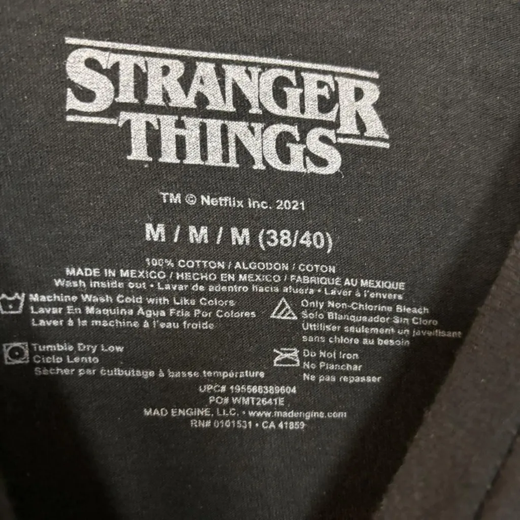 Stranger things tv show promo tshirt size medium  - Image 4