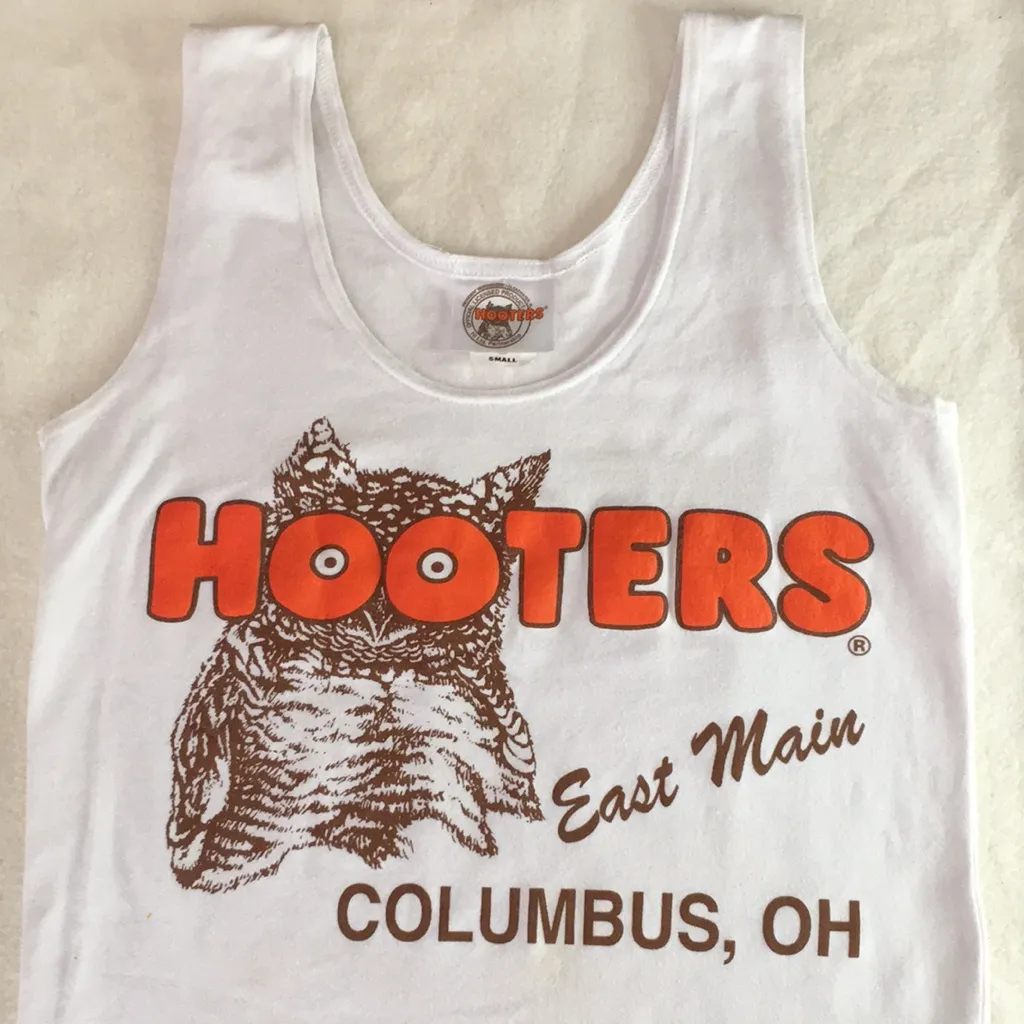 Bin 37 Hooters Girl Worn Tank from Columbus OH Stretchy Soft White Size Small - Image 2