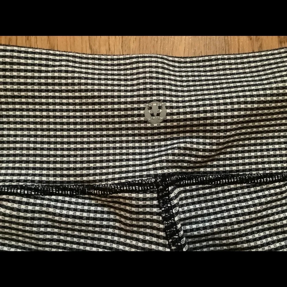 Lululemon wunder under crop tight gingham print sz 4 yoga gym running leggings - Image 6