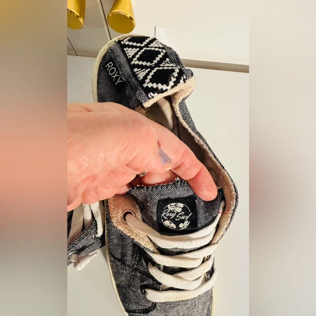 Roxy Surf Bayshore III lace up soft fabric skater sneaker loafer shoe - Image 10