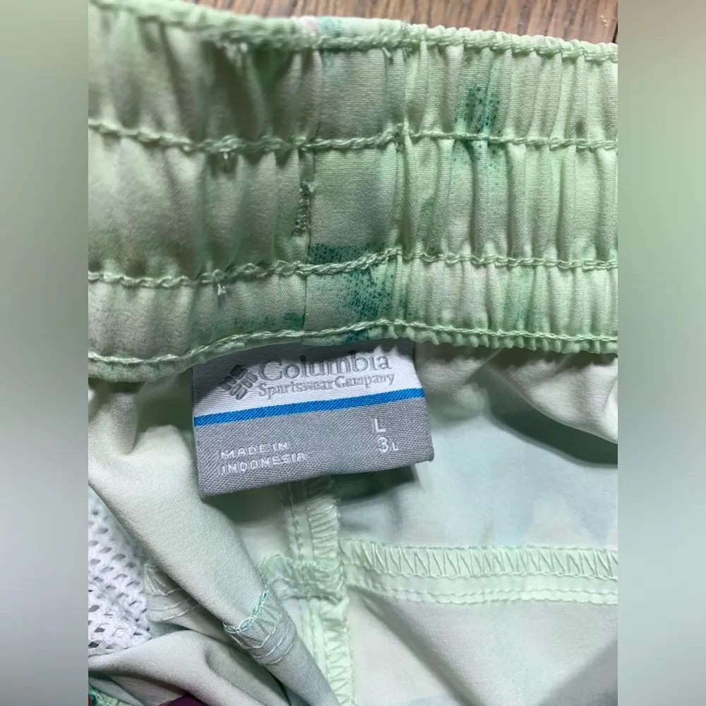 Columbia green shorts large - Image 4