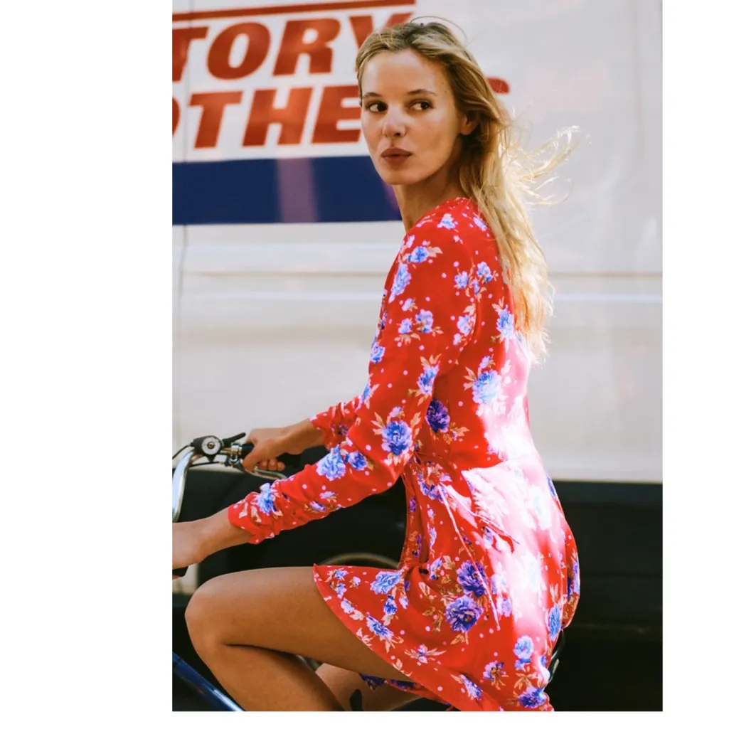 NWT ZARA FLORAL WRAP DRESS CHIFFON FABRIC BLOGGERS FAV - Image 2