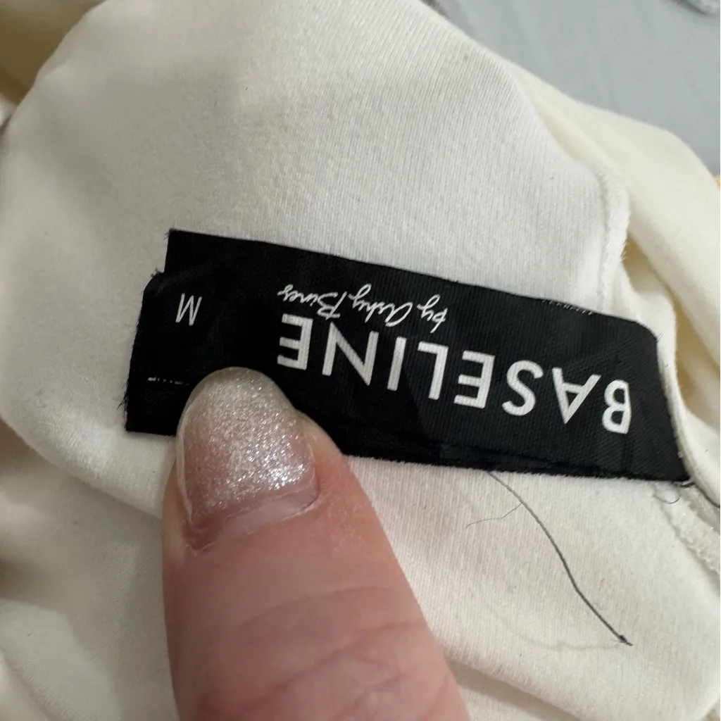 White Baseline tennis dress with pleated tennis shorts Medium NWT - Image 5