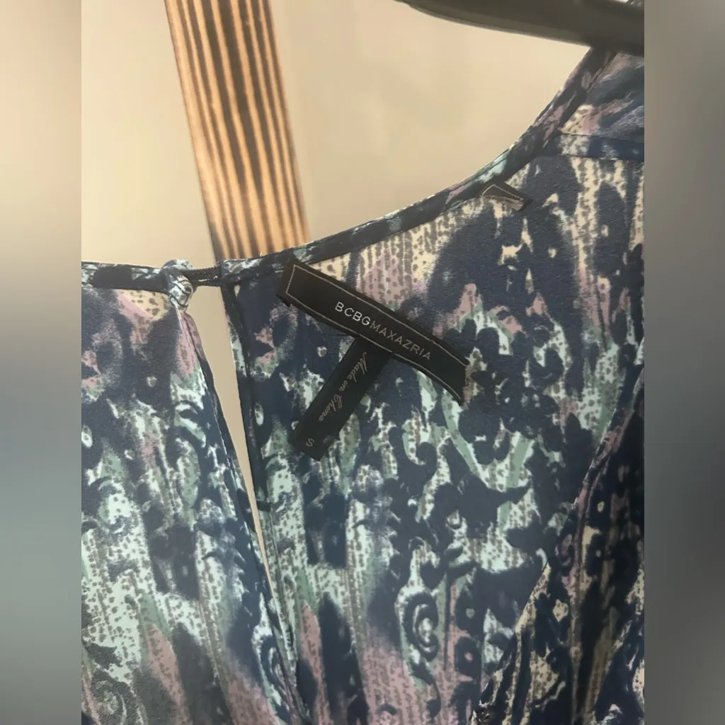 BCBG MaxAzria Blue Printed Romper Size Small - Image 6