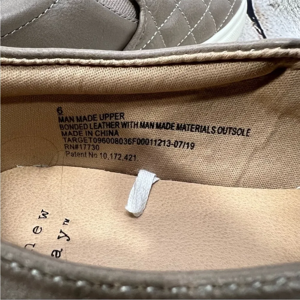 A New Day Women's Quilted Sneakers Size 6 Like New - Image 6