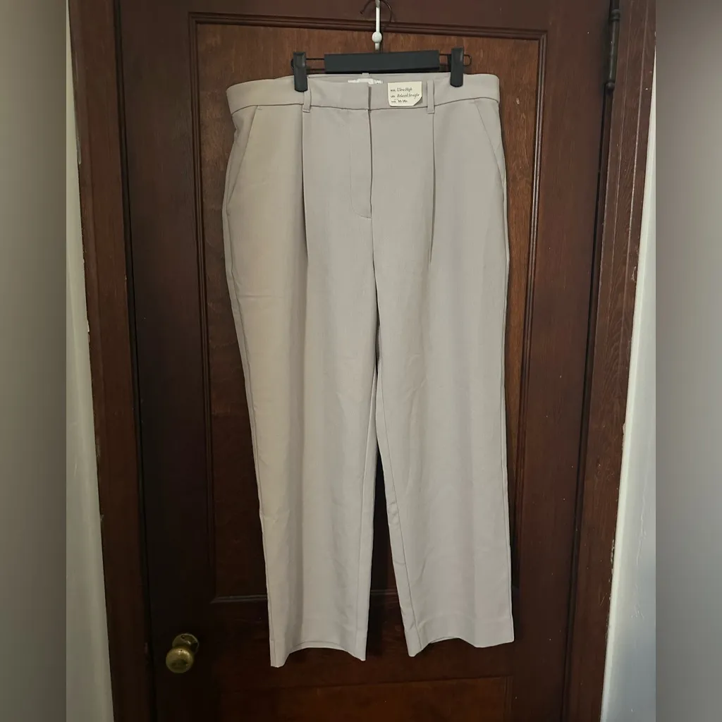 NWT Abercrombie & Fitch Relaxed Straight Leg Trouser Pants Size 16 short - Image 2