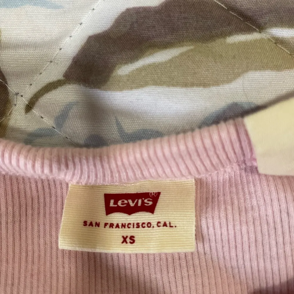 Levi’s pink top - Image 2