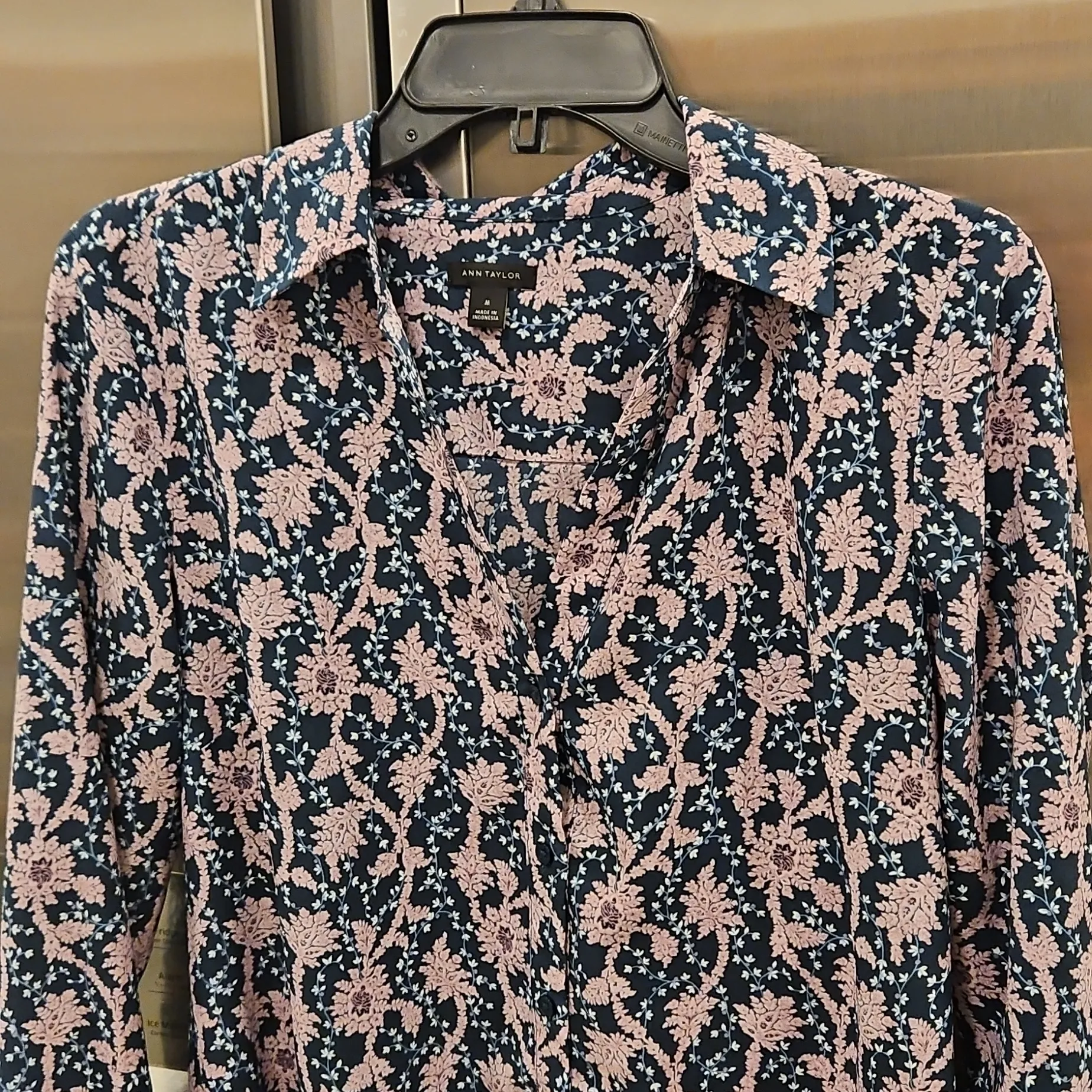 💕ANN TAYLOR💕 Button Down Shirt ~ Blue Lavender Floral Print Medium - Image 5