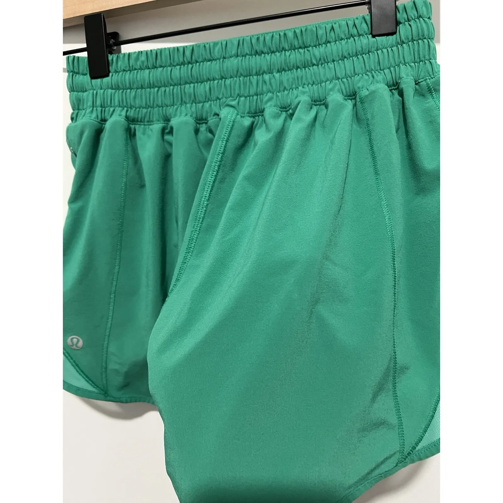 Lululemon Hotty Hot High-Rise Lined Short 4" Kelly Green Size 2 Athletic Yoga - Image 5