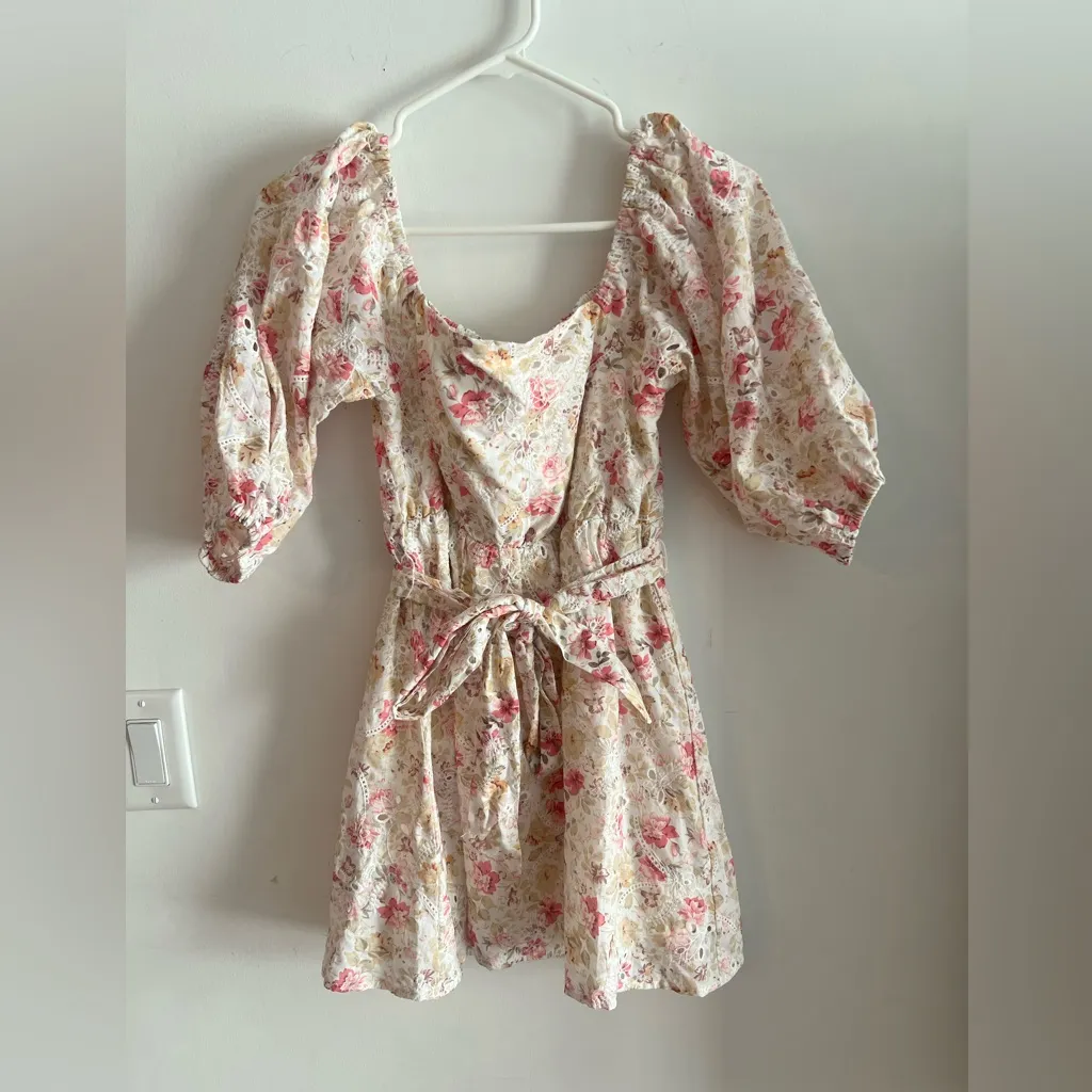 MINKPINK Cecile Mini Dress Size XS NWT Puff Sleeve Floral Eyelet - Image 6