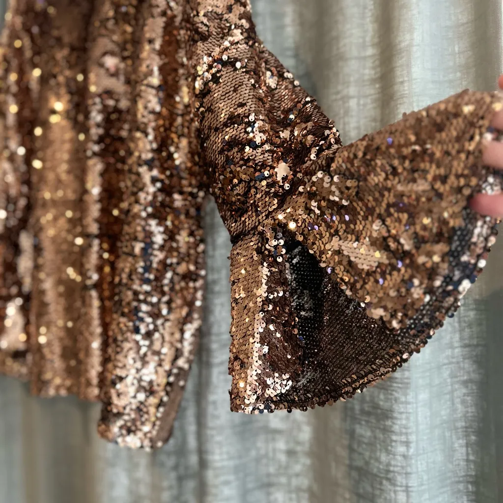 BOLD elements Sequin Bell Sleeve Blouse - Bronze XL - Image 5