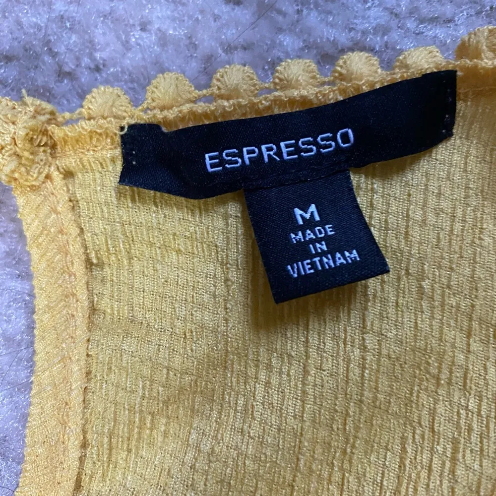 Espresso Yellow Flowy Dress Shirt Short Sleeve Size M - Image 6