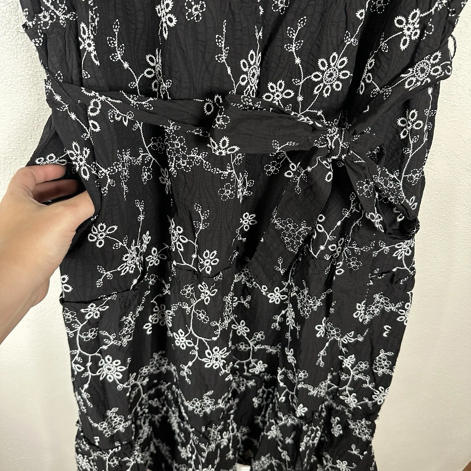 NEW Sugarlips Noelle Split Neck Poplin Tiered Midi Dress Size XL Black Floral - Image 4