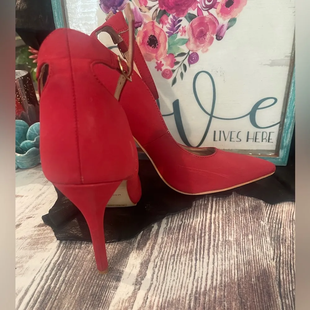 Glaze Women's Red High Top Shoes Size 7.5. - Image 5