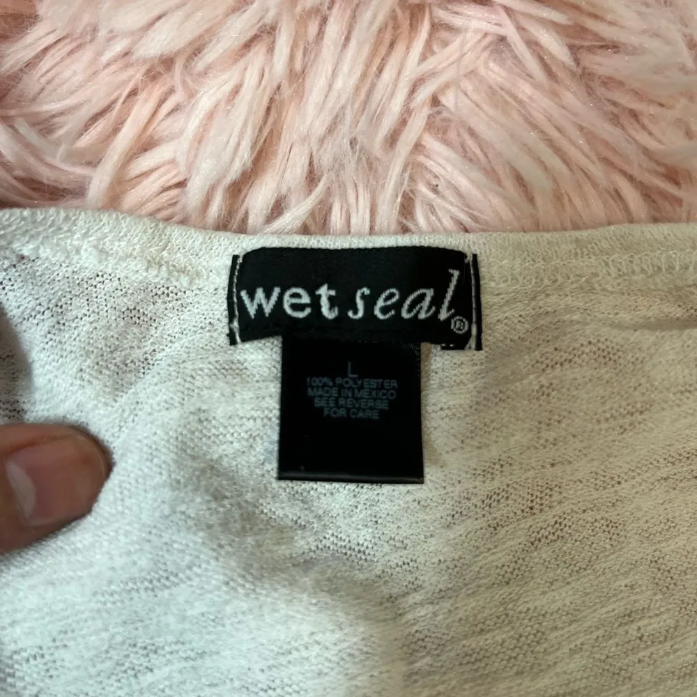 Wet seal Tank top size large - Image 2