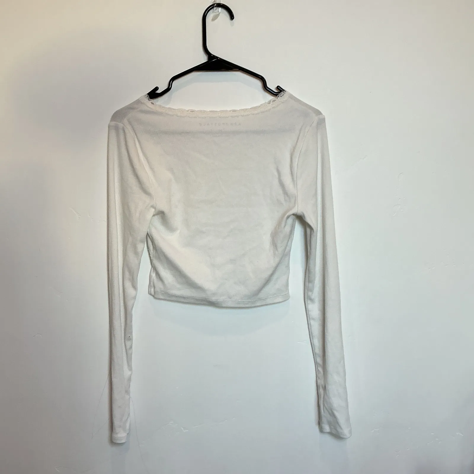 Aeropostale‎ White Lace Trim V Neck Cropped Long Sleeve Top Womens Size M - Image 3