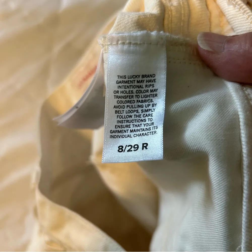 Lucky Brand Loose Hi-Rise Crop Jeans in Ecru. Size 8/29R. - Image 7