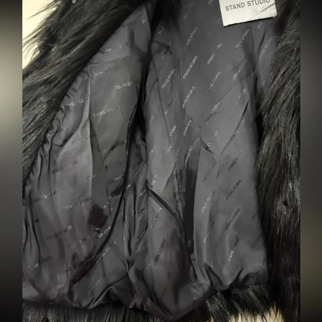 Stand Studio Women's Elegant Black Teddy Jacket Size M - Image 8