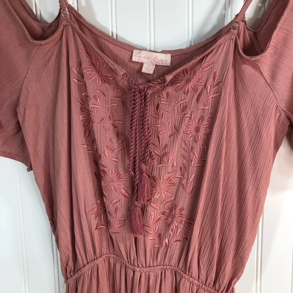 Junior’s Cold Shoulder Romper Size Small - Image 4