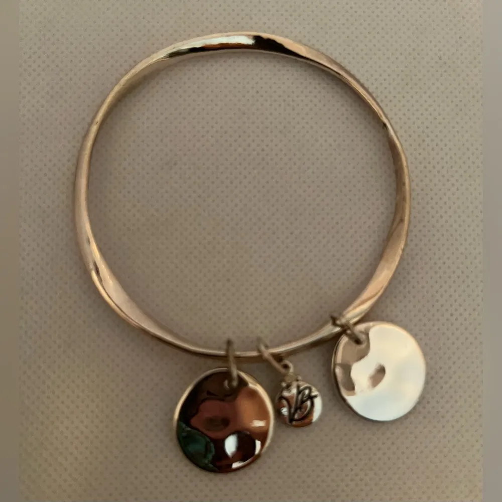 SET: Vera Bradley | ladies bangle bracelets. - Image 9