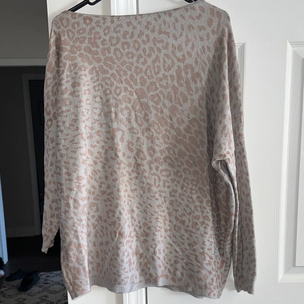 Entro Gray and Brown Leopard Print Long Sleeve Top - Image 5