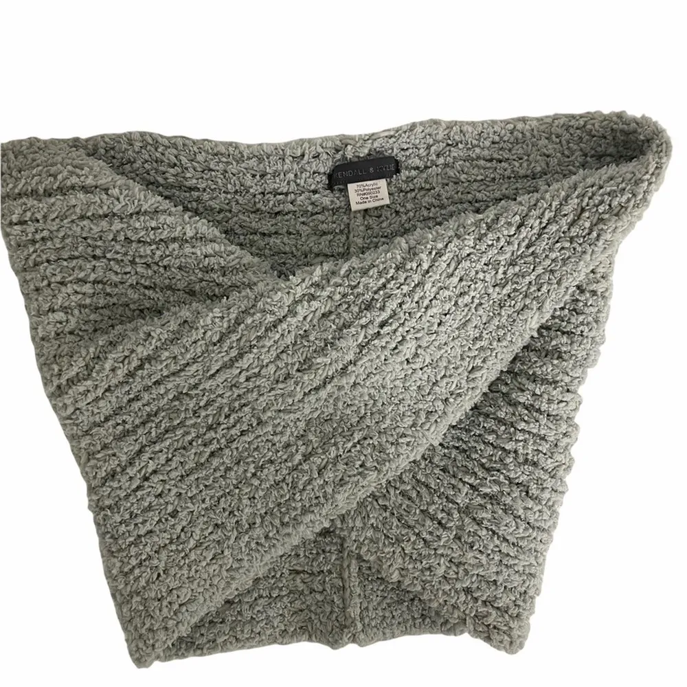 KENDALL & KYLIE Infinity Twist Scarf Mint Sea Green Cowl Neck Wrap Cozy Fluffy - Image 3