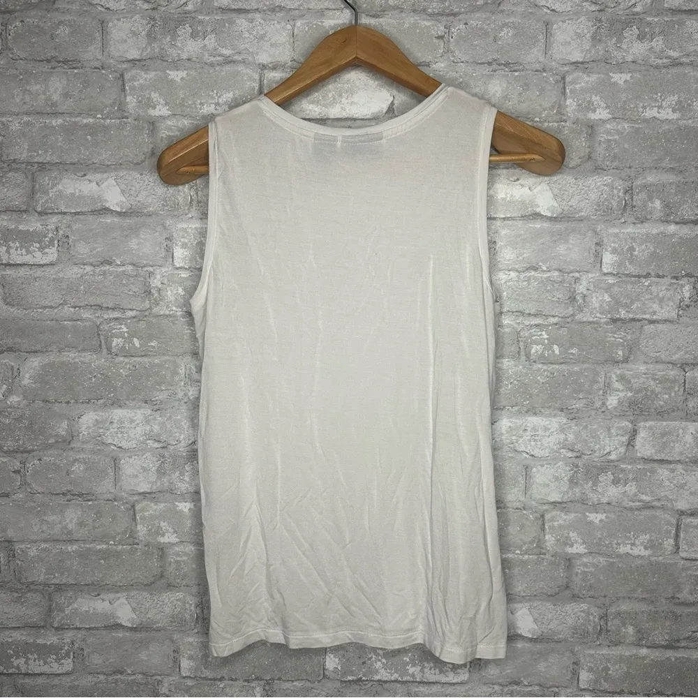 Adrienne Vittadini White Fitted Muscle Tee Size Large *Used - Image 6