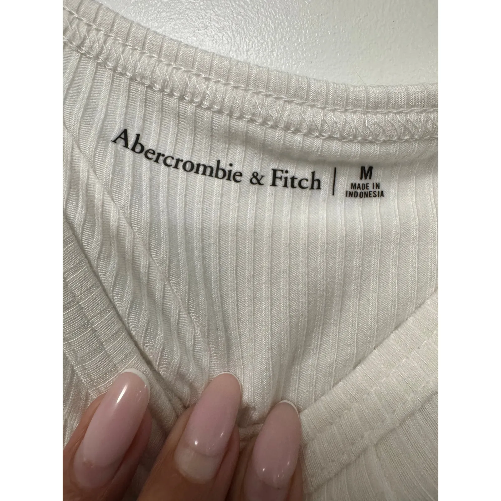 Abercrombie & Fitch Cropped Top Women's M White Viscose Ribbed Knit Stretch NWT - Image 4