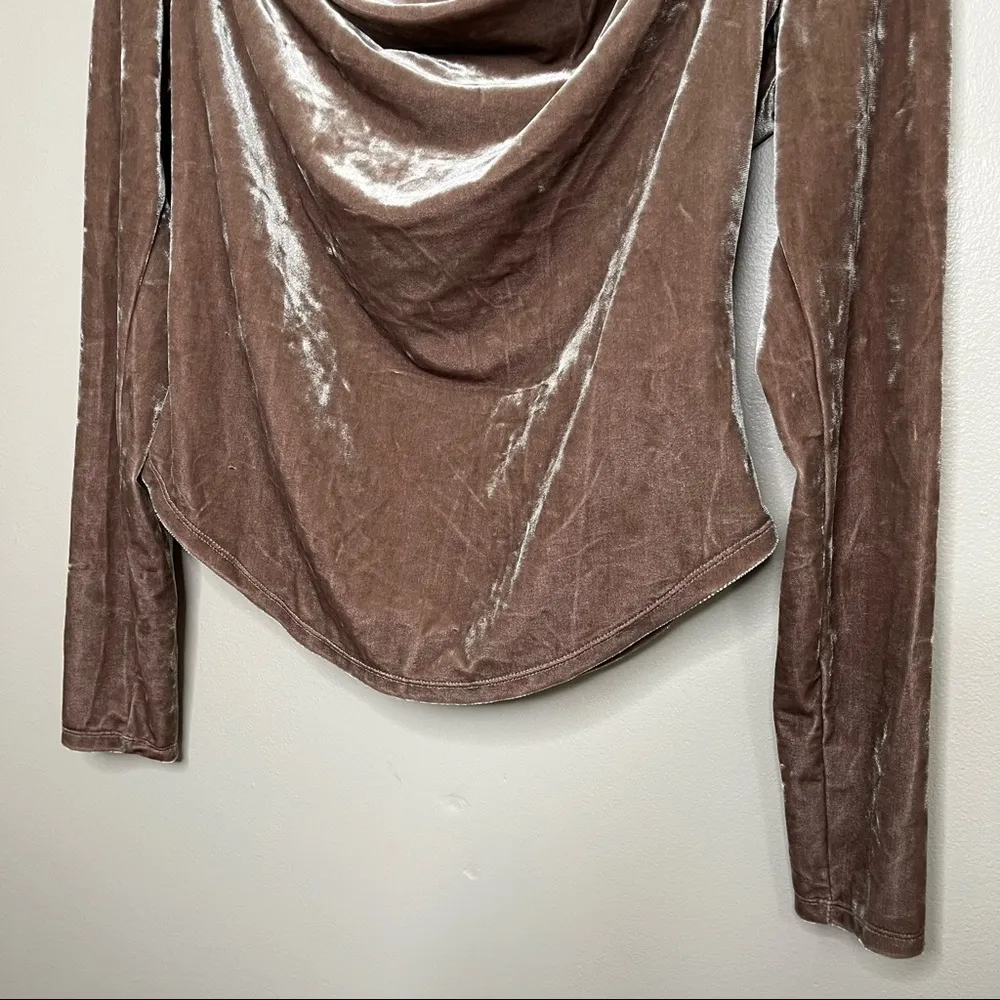 Free People Perfect Date Top Taupe Stone Long Sleeve Velvet Blouse Size M - Image 7