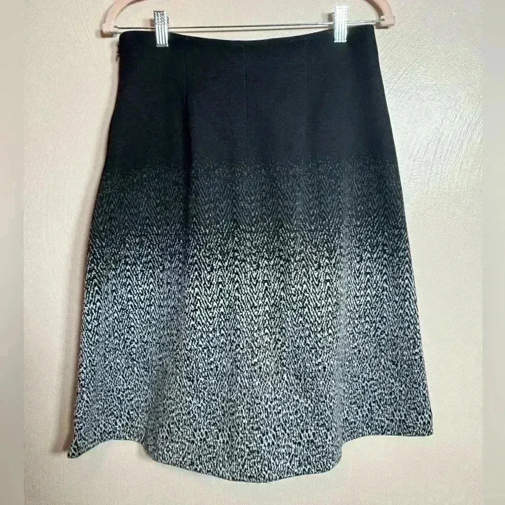 Carmen Marc Valvo Women's Midi Skirt Gray White Black Print Size 4‎ - Image 4