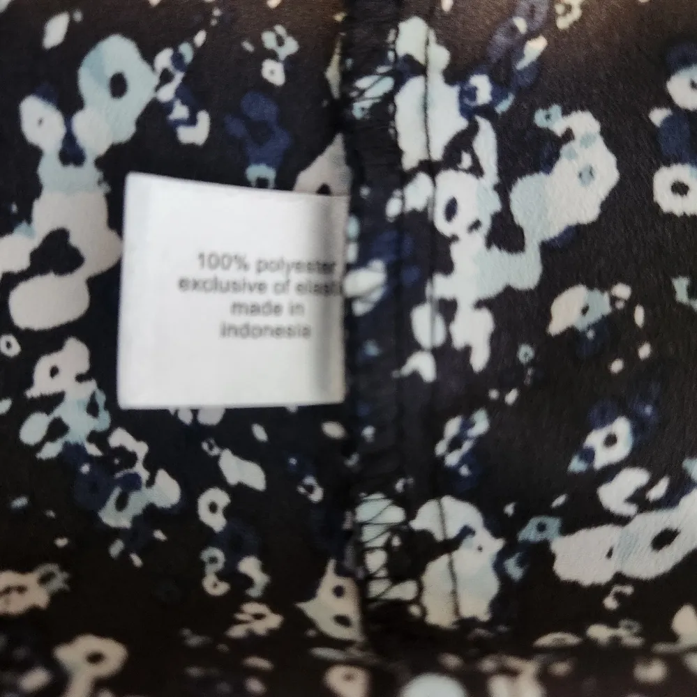 Lane Bryant Sz 22 Floral Ruffle Sleeve Top - Black and White - Image 8