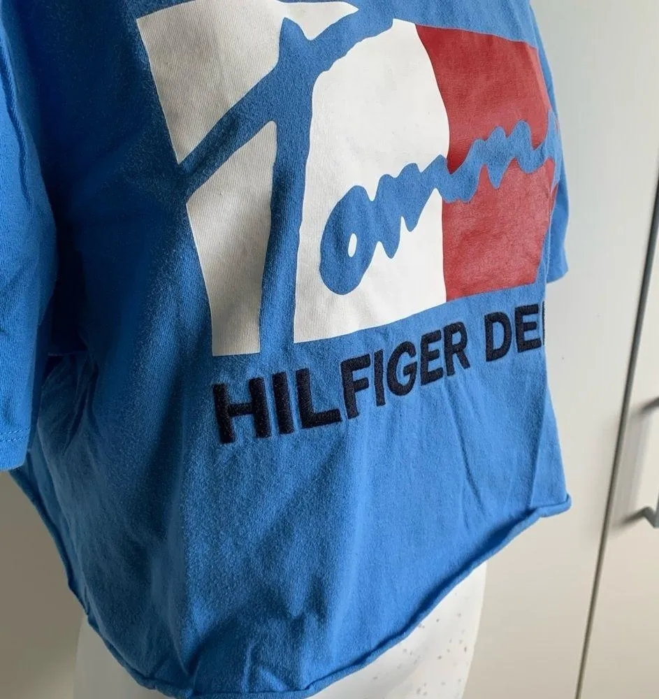 *Y2K* Tommy Hilfiger Denim women’s L blue cropped T-shirt - Image 2