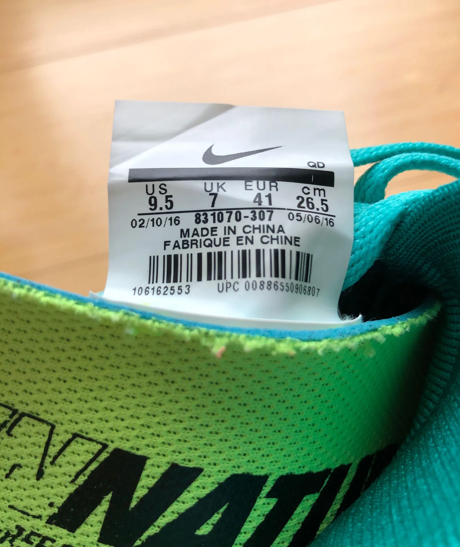 Free Rn FlyKnit Shoes - Image 6