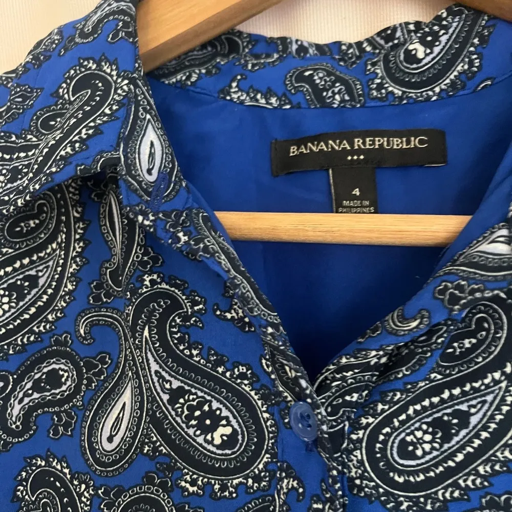 Elegant Blue Paisley Dress - Image 3