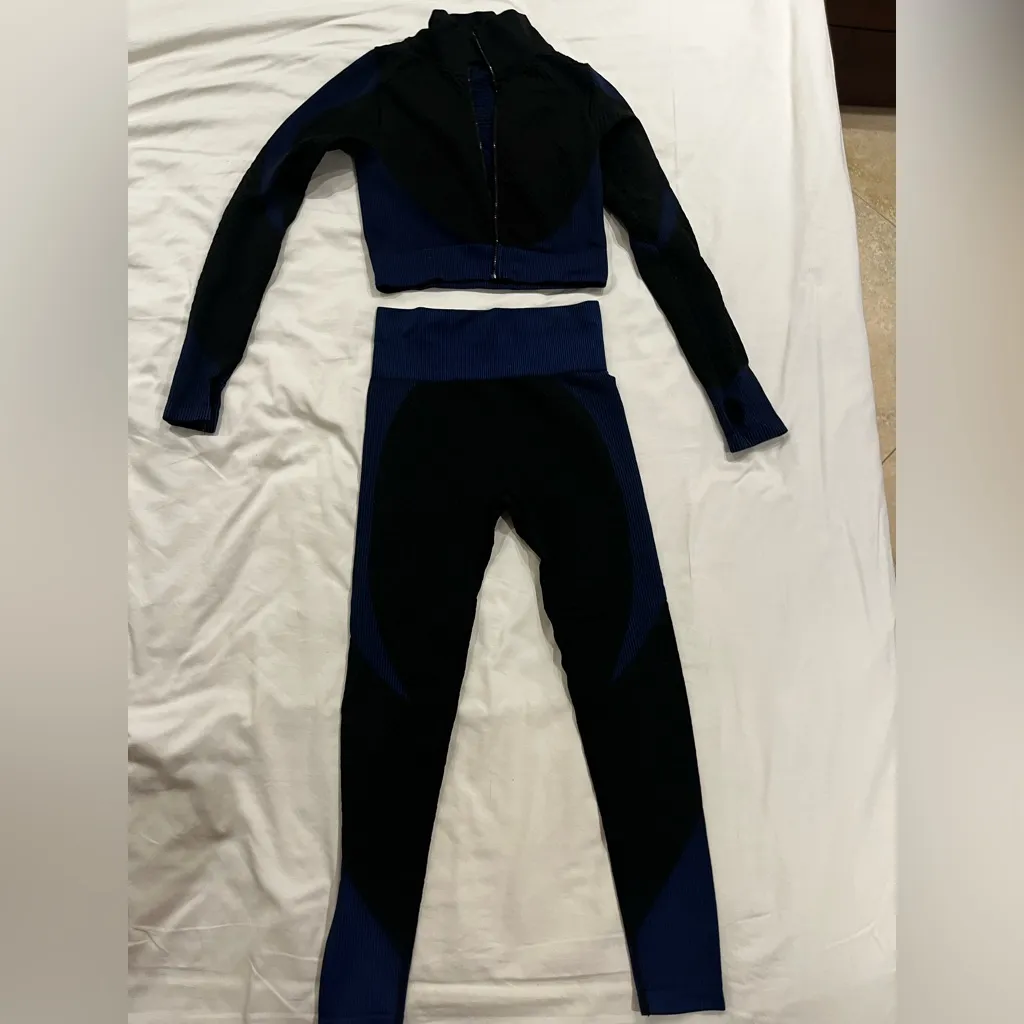 Stylish Black and Blue Women's Jumpsuit Size XS - Image 3