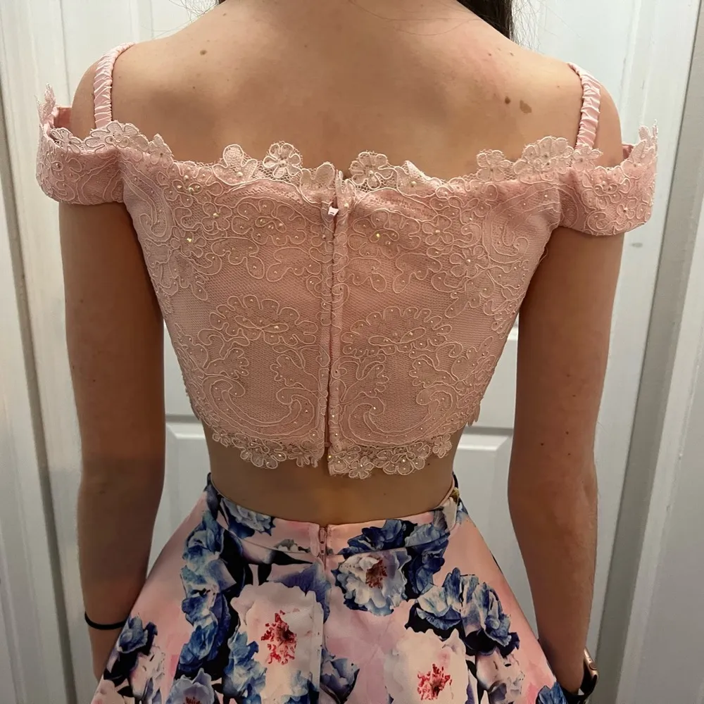 Ellie Wilde Two Piece Light Pink Floral Prom Formal Dress Size 0 - Image 5