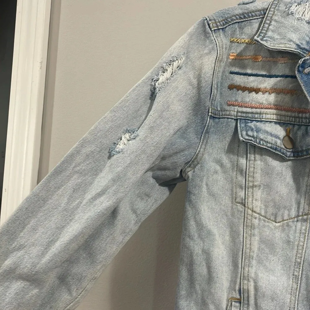Chelsea & Violet Embroidered Distressed Denim Jacket oversized XS - Image 4