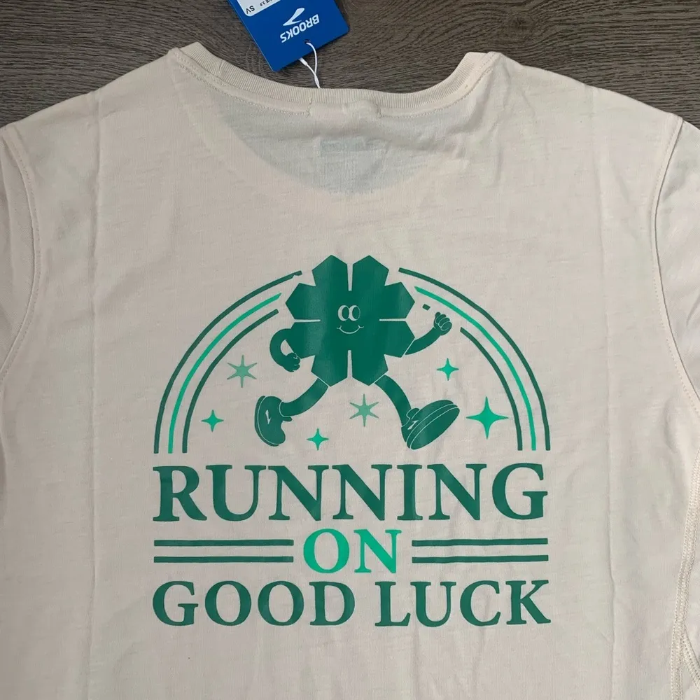 Brooks Running on Good Luck Distance Short Sleeve Tee - Size M - Off White - NWT - Image 10