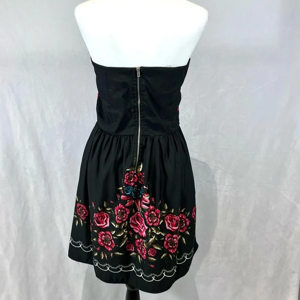 Harper strapless black floral dress with pockets size small - Image 5