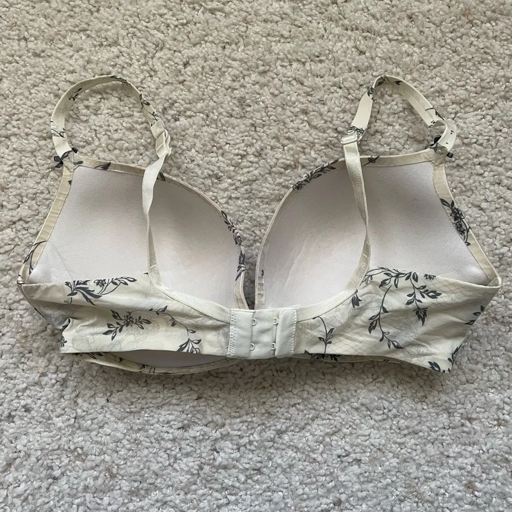 Victorias Secret Push Up ivory floral sequin bra - Image 3
