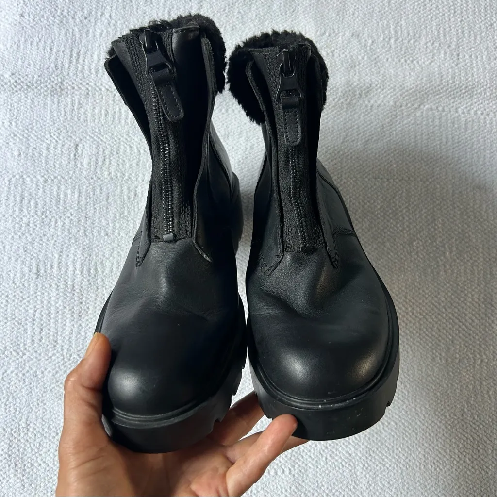 UGG Czeriesa Women's Black Boots - Image 11