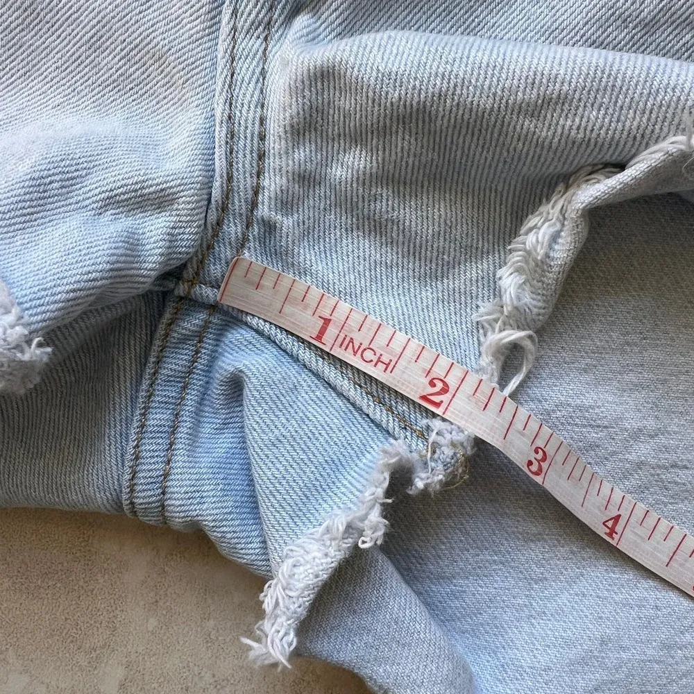 Levis Women's 501 Light Wash Denim Jean Shorts Size W30 - Image 13